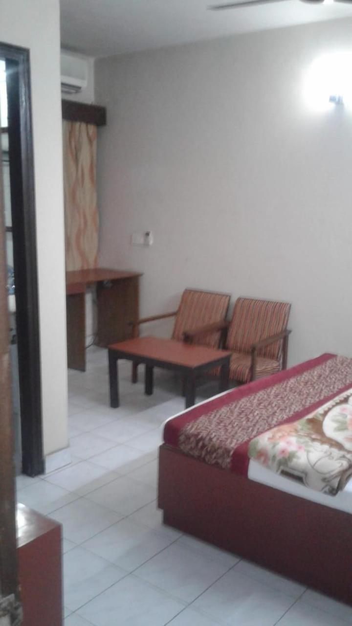 Pamposh Guest House Gk II Market New Delhi Bagian luar foto